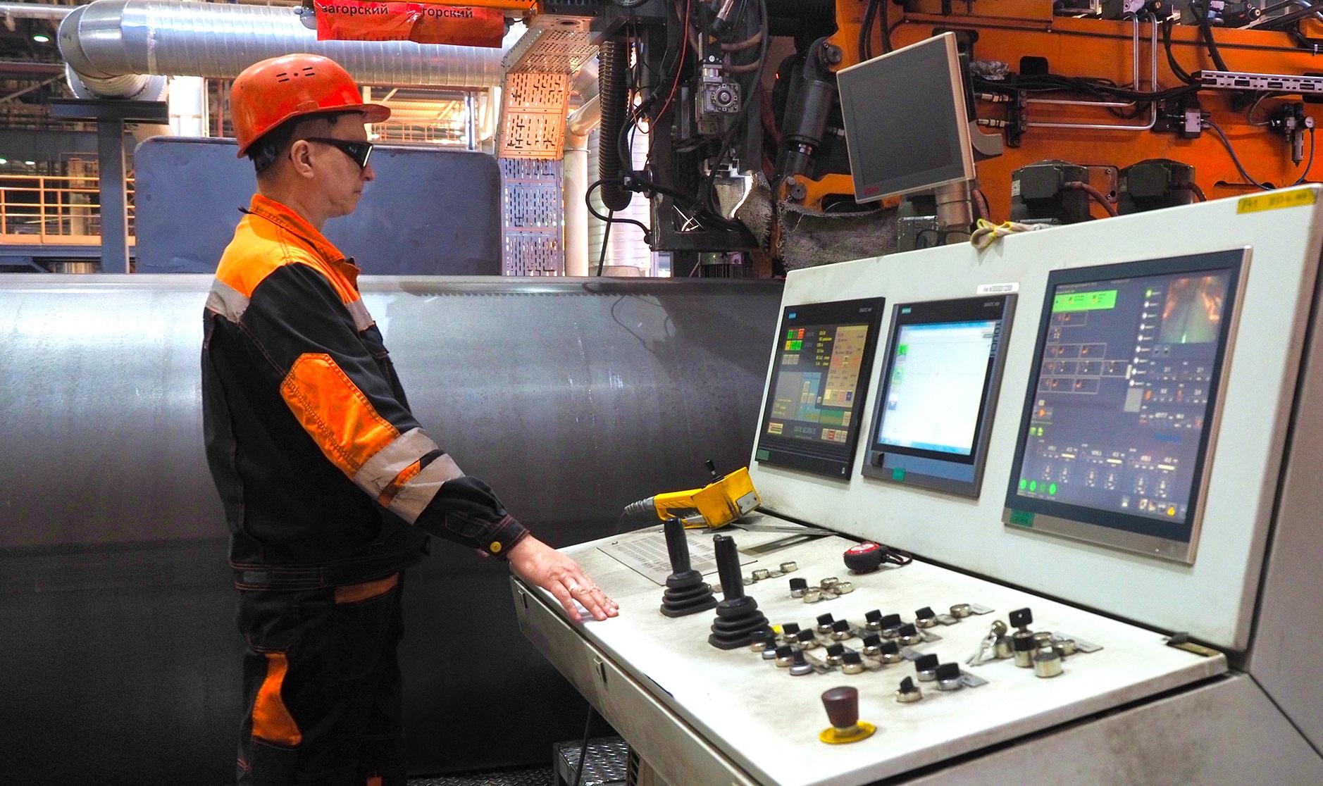 Зарплаты загорских металлургов вырастут второй раз за год